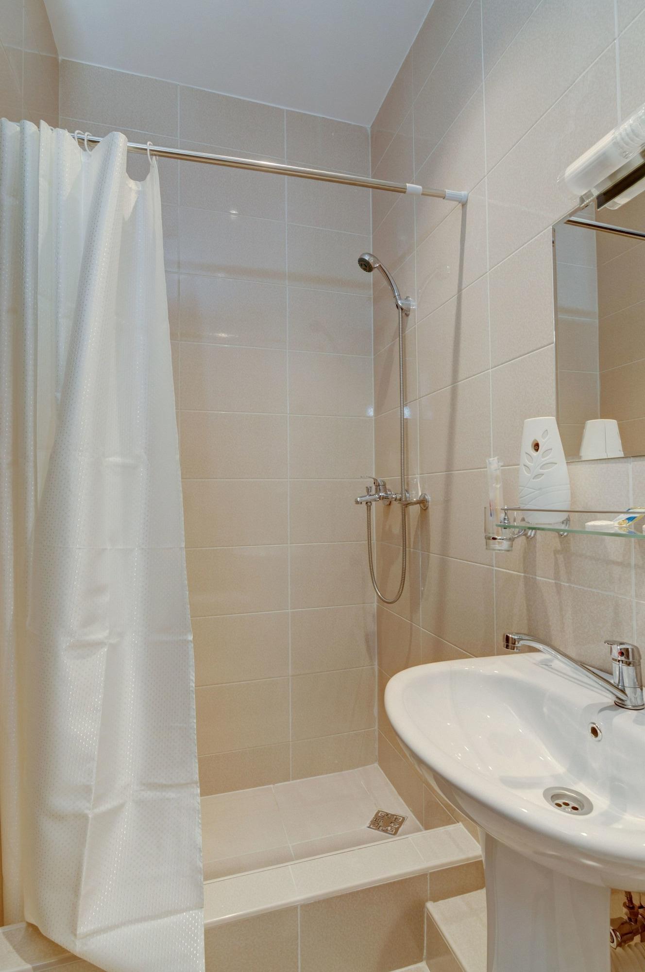 טביליסי Liva Hotel מראה חיצוני תמונה