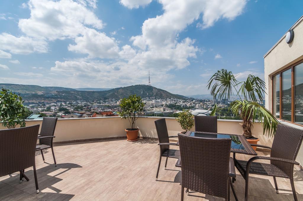 טביליסי Liva Hotel מראה חיצוני תמונה