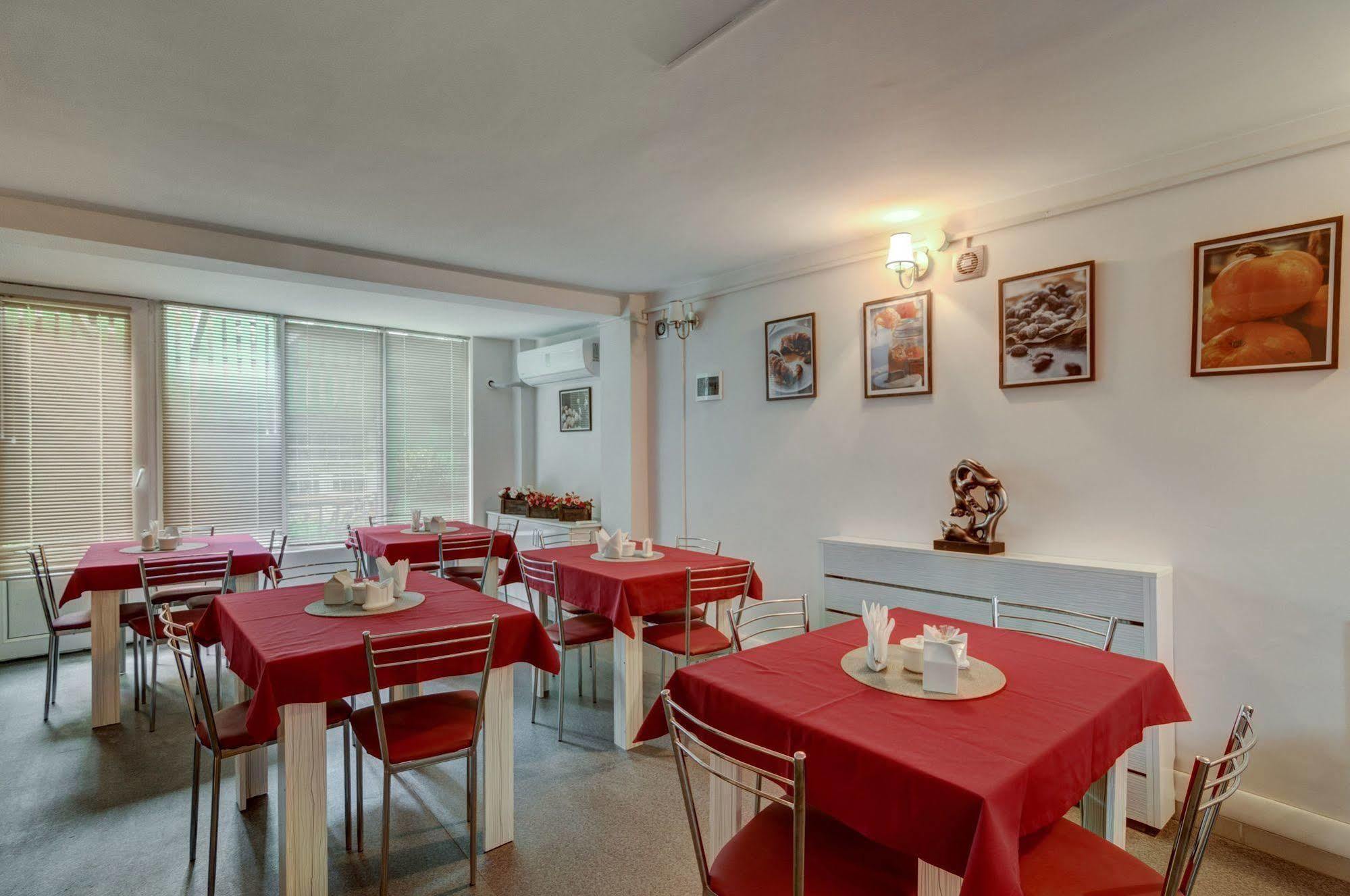 טביליסי Liva Hotel מראה חיצוני תמונה
